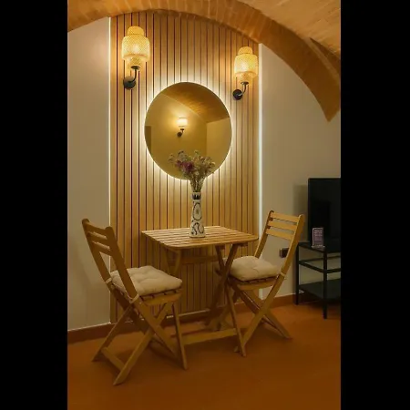 Cave House 公寓 *